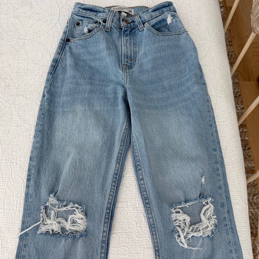 Abercrombie & Fitch Curve Love Ultra High Rise 90s Straight Jean